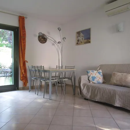 Casa In Con Piscina A 10 Minuti Dal Mare Apartament *